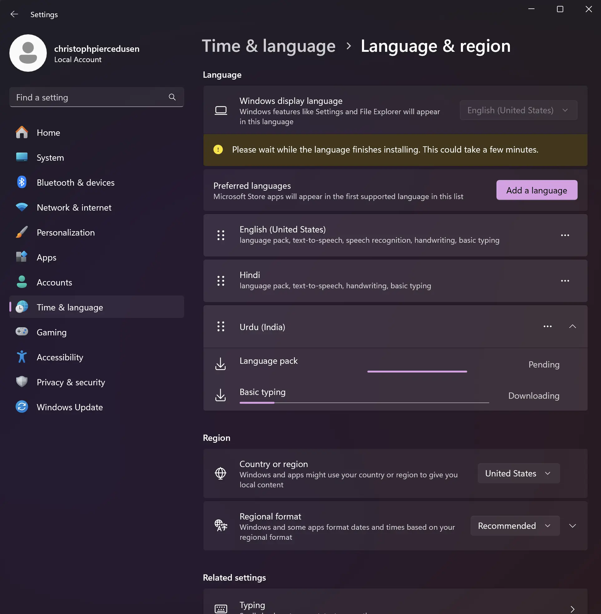 Urdu language pack downloading in Windows 11